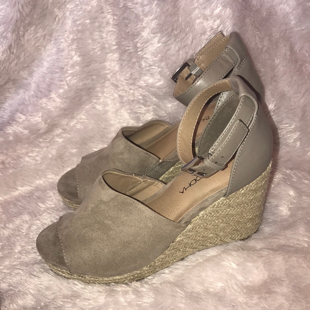 Espadrille Wedges 🌸